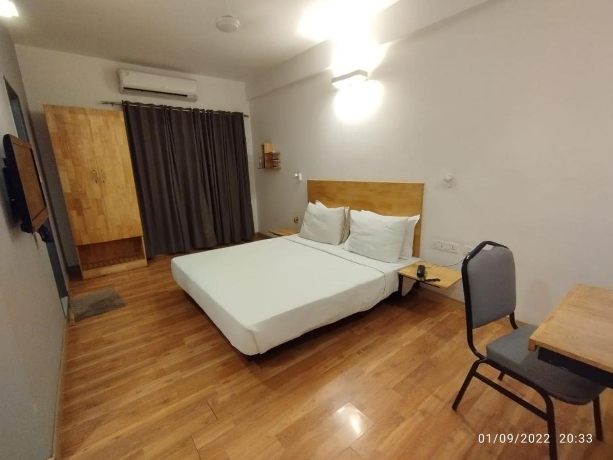 Upar Hotels Indiranagar Bangalore Luaran gambar
