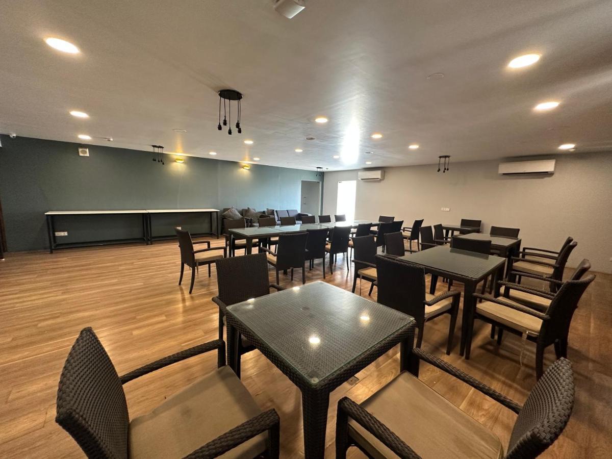 Upar Hotels Indiranagar Bangalore Luaran gambar